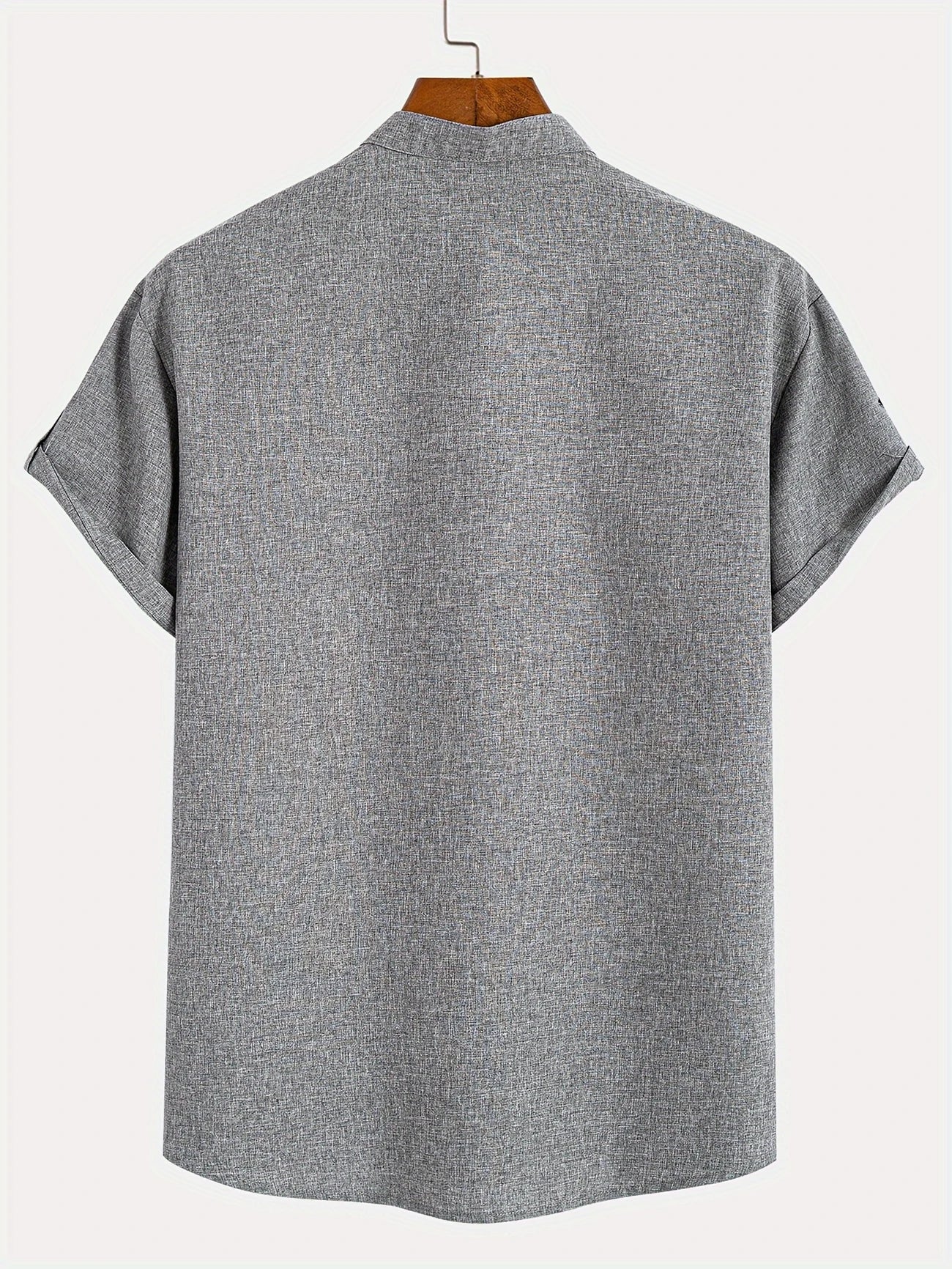Camisa elegante de manga corta con cuello alto