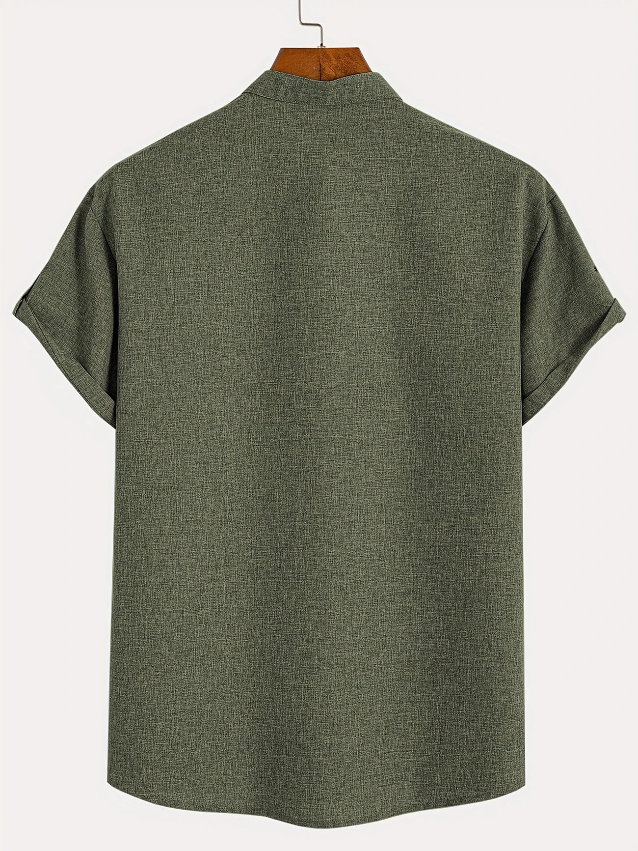 Camisa elegante de manga corta con cuello alto