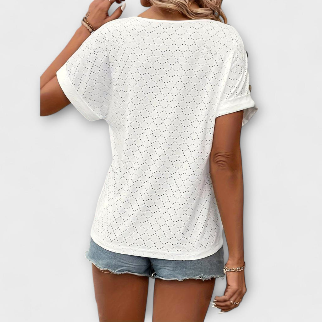 Mia - Camiseta con botones decorativos y escote en V