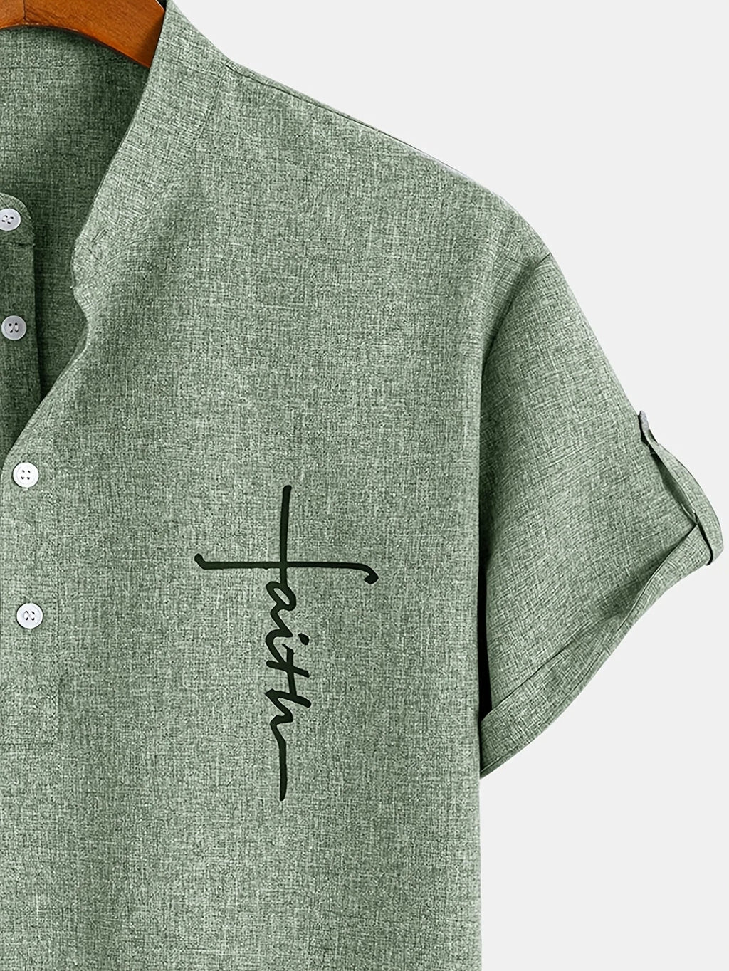 Camisa elegante de manga corta con cuello alto