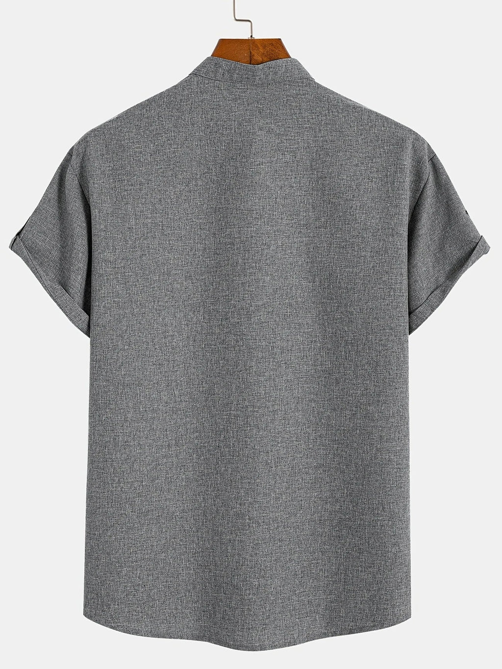 Camisa elegante de manga corta con cuello alto