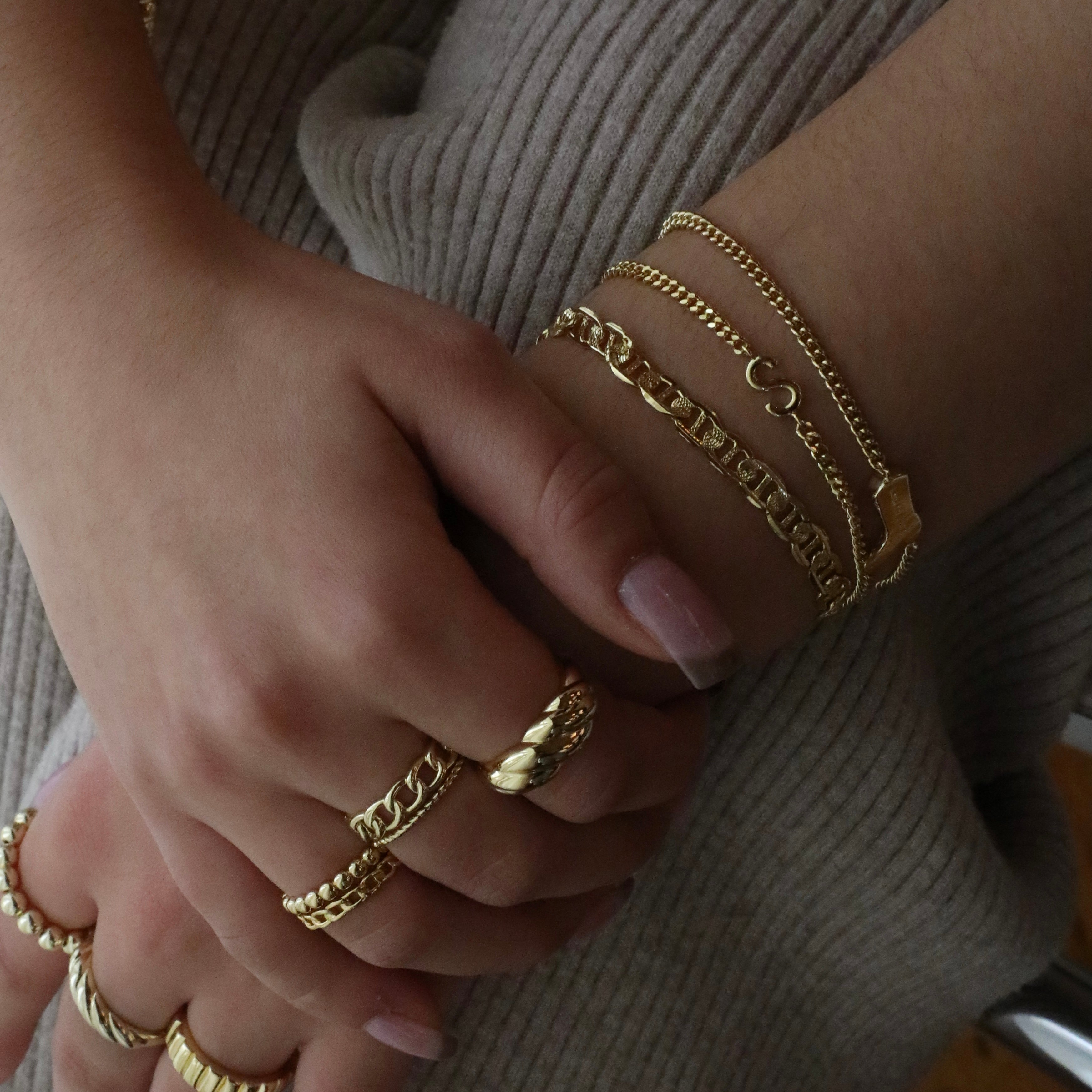 Anillo de Cadena Moderno
