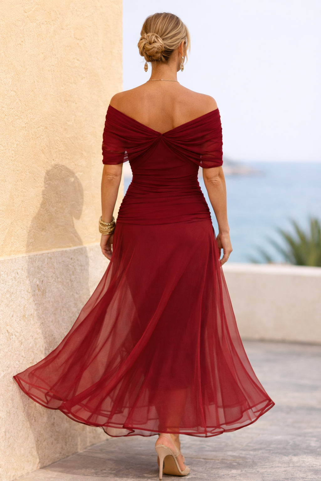 Elegante vestido largo con cuello en V