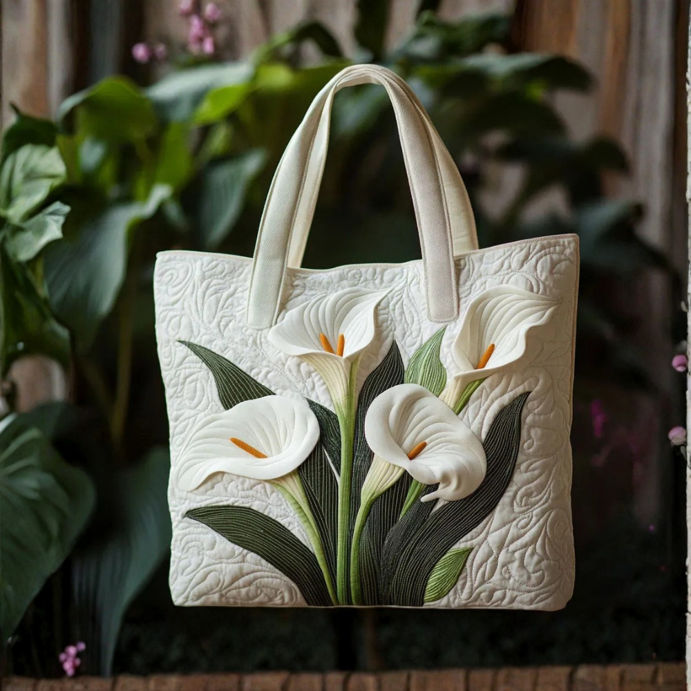Bolsa Acolchada Artesanal con Encaje Blanco