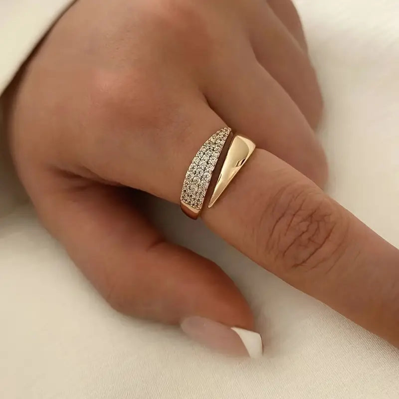 Elegante anillo de oro con piedras brillantes  (1 + 1 GRATIS)