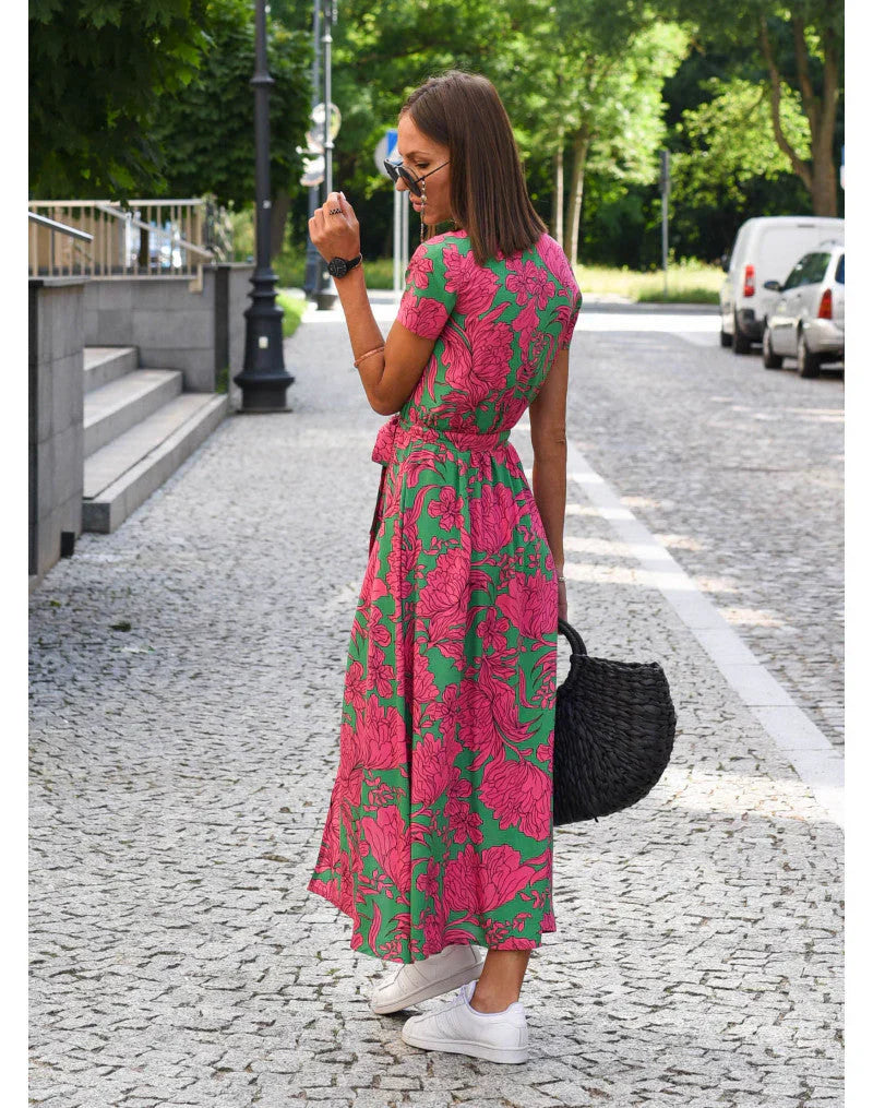 Elegante vestido con cuello en V y una silueta muy favorecedora
