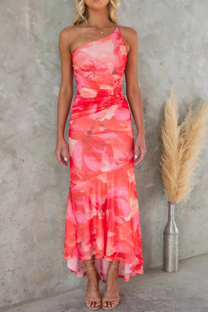 Vestido largo de malla con un solo hombro