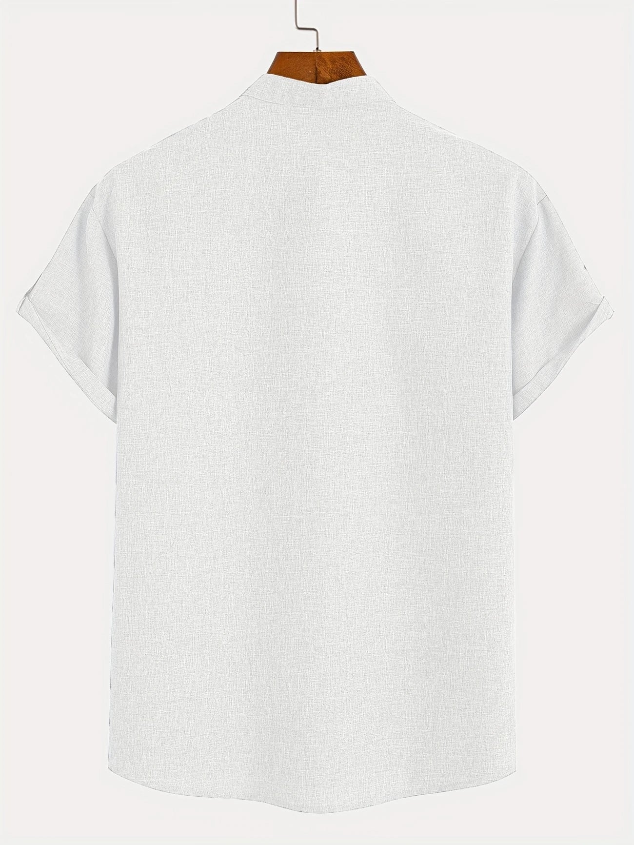Camisa elegante de manga corta con cuello alto