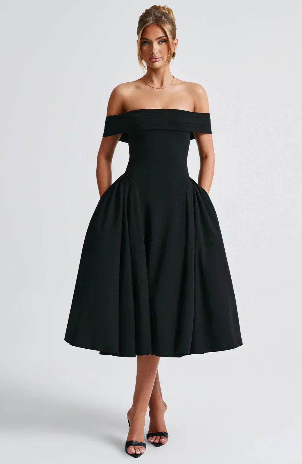 Elegante Vestido Midi Alexander Saint