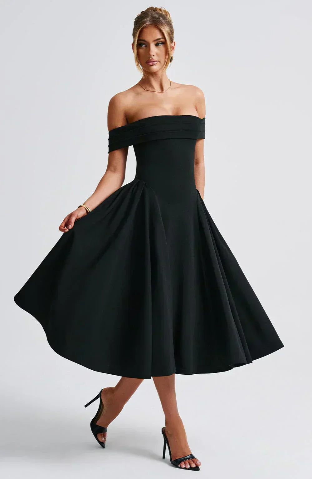 Elegante Vestido Midi Alexander Saint