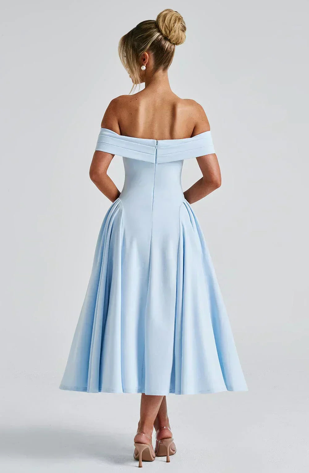 Elegante Vestido Midi Alexander Saint