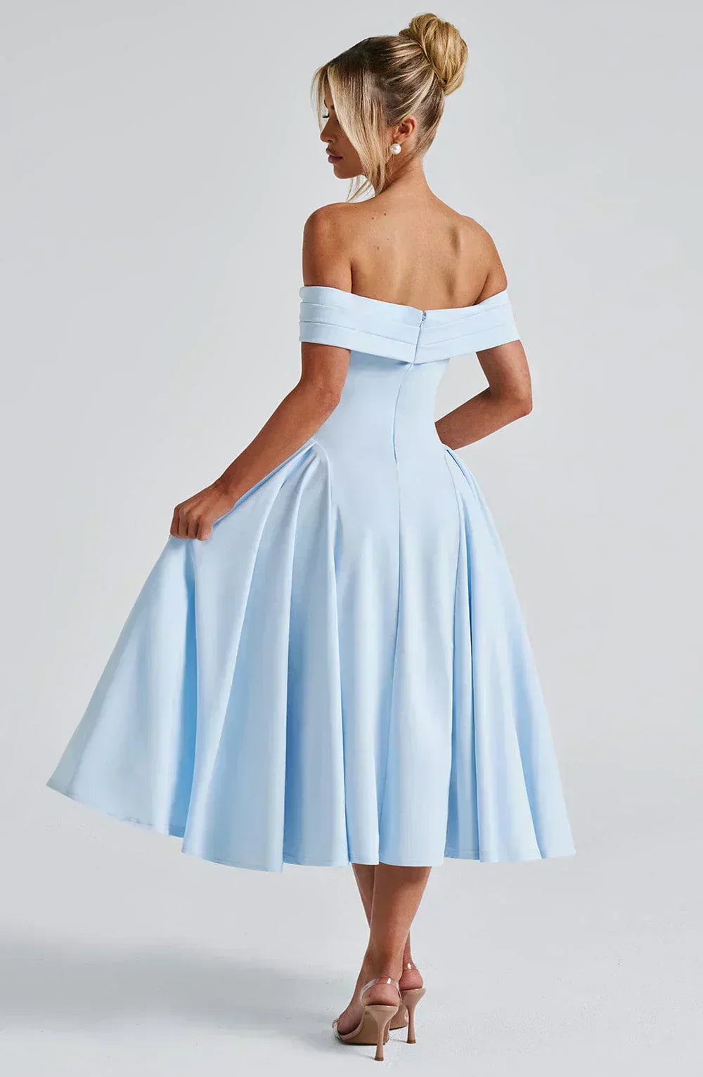 Elegante Vestido Midi Alexander Saint