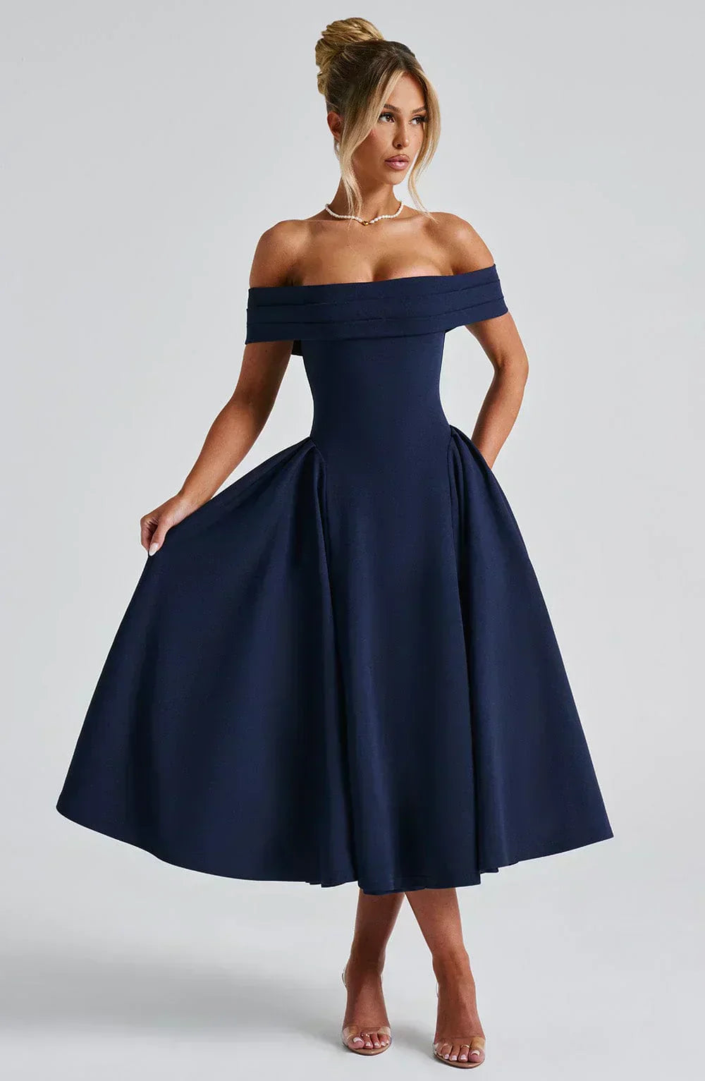 Elegante Vestido Midi Alexander Saint