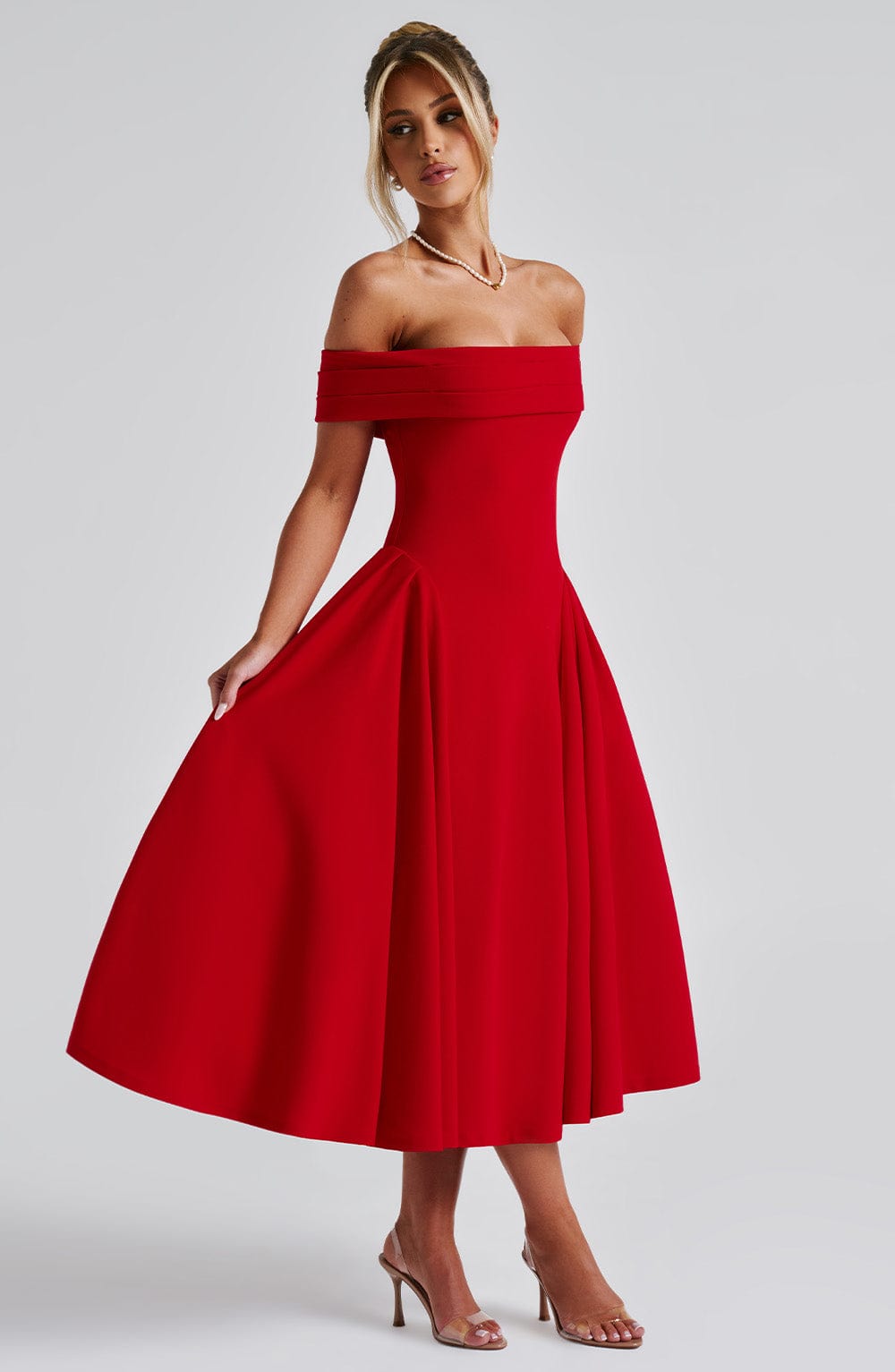 Elegante Vestido Midi Alexander Saint