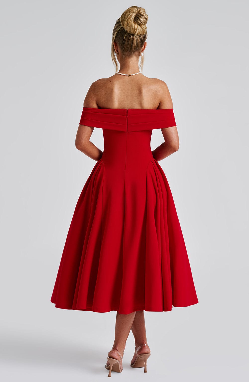 Elegante Vestido Midi Alexander Saint