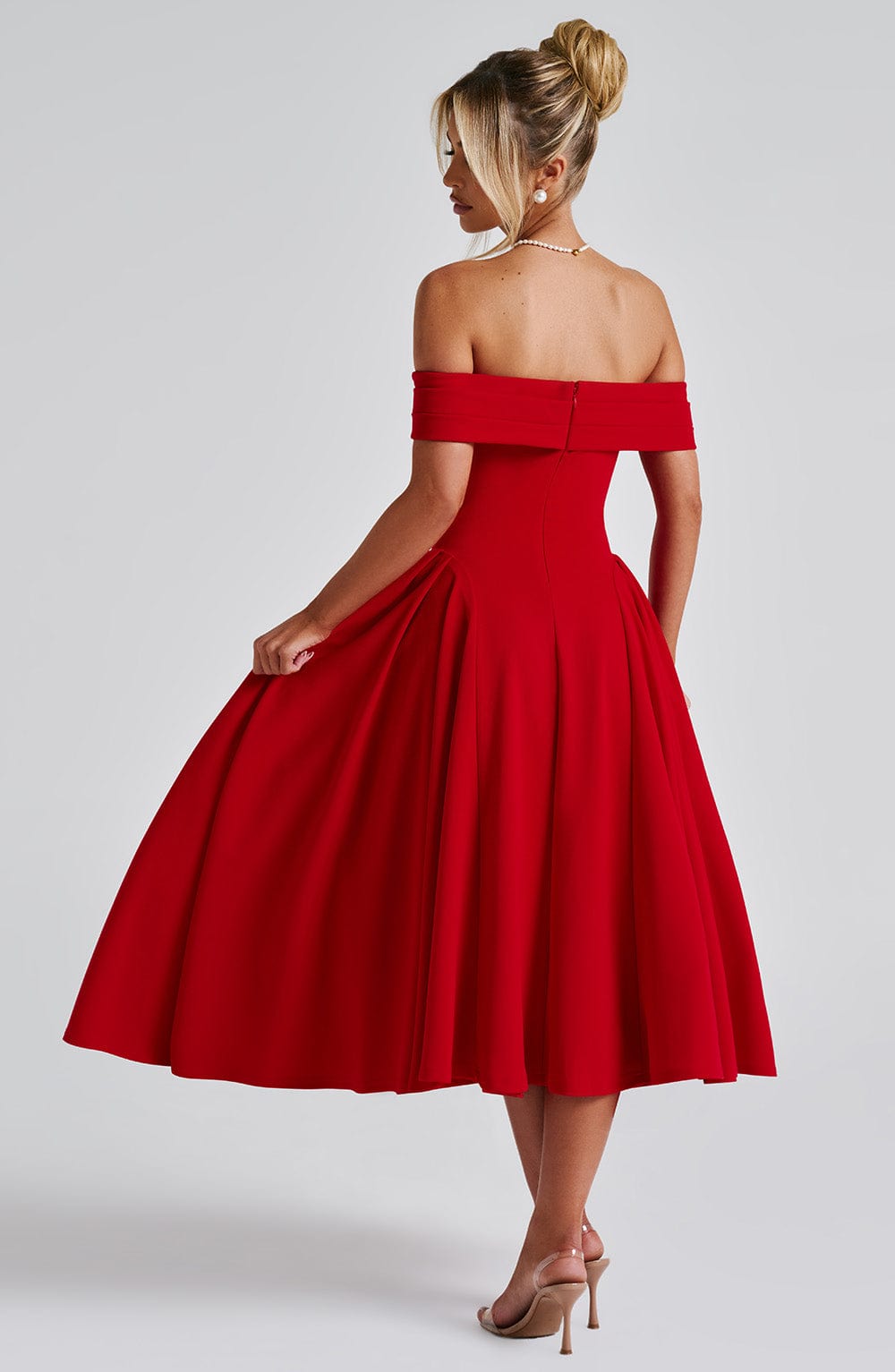 Elegante Vestido Midi Alexander Saint